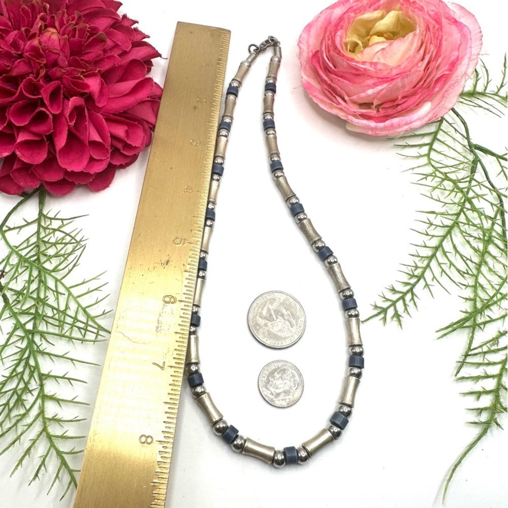 VINTAGE⚜️Blue Glass & Brushed Silver Beaded Necklace - Picture 5 of 6
